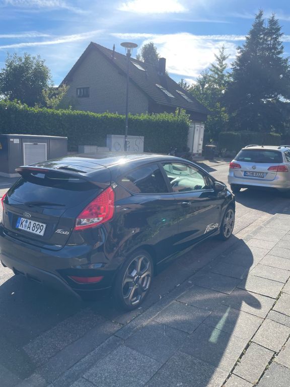 Ford Fiesta 246.000 km 2.200 € Köln 51147