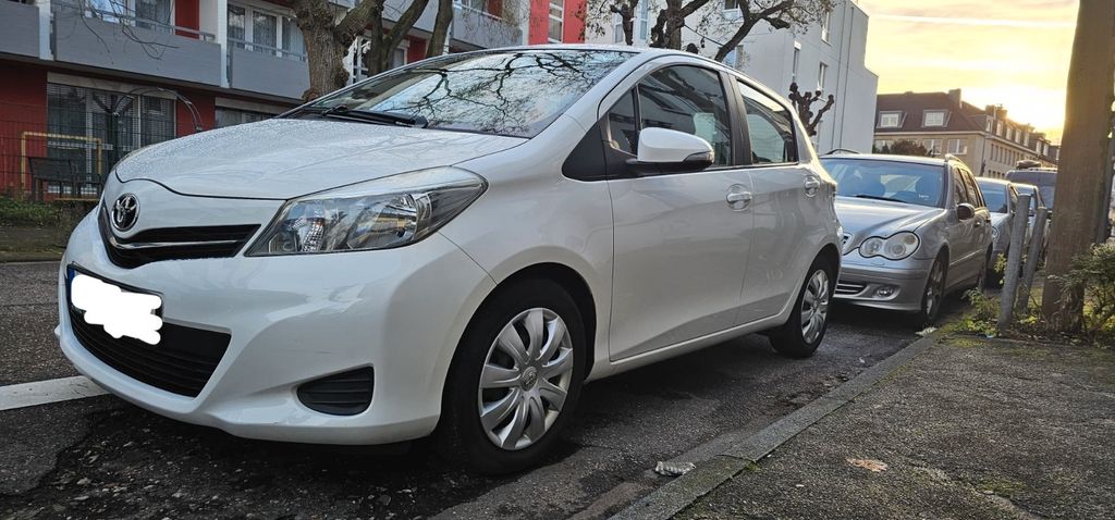 Toyota Yaris 168.467 km 6.250 &euro; Köln 50733