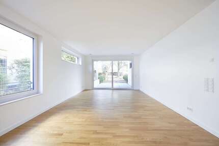 Wohnung zum Mieten in Düsseldorf 1.650 € 104.37 m² 3 zimmer