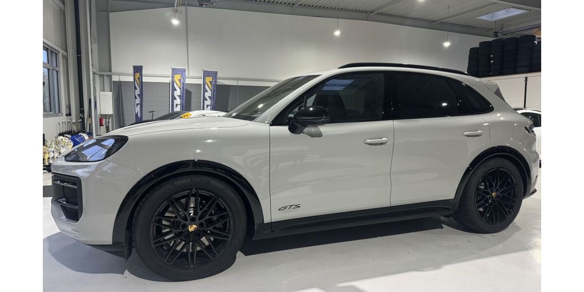 Porsche Cayenne 39.233 km 136.490 &euro; Solingen 42653