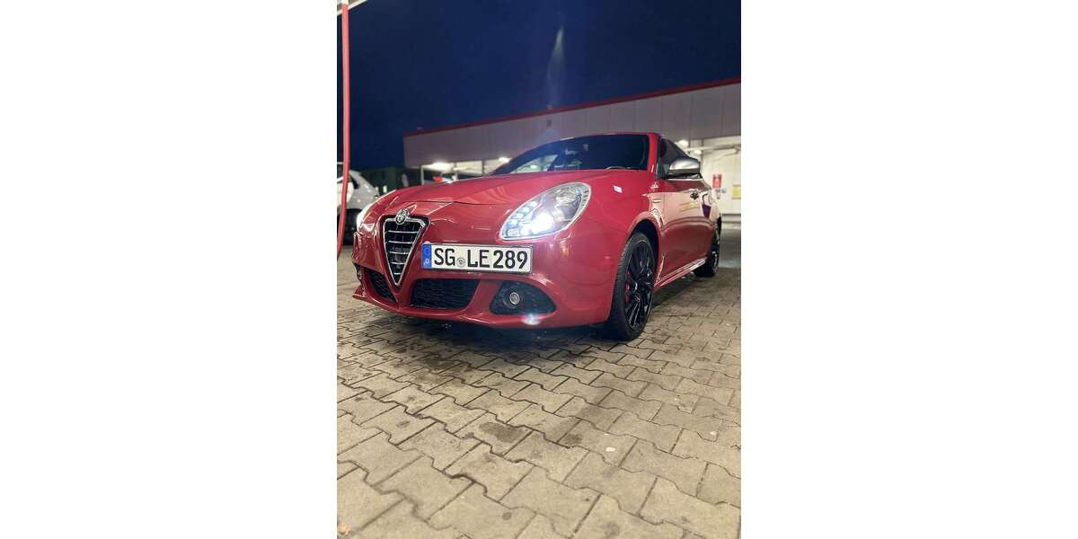 Alfa Romeo Giulietta 85.000 km 9.990 &euro; Solingen 42657