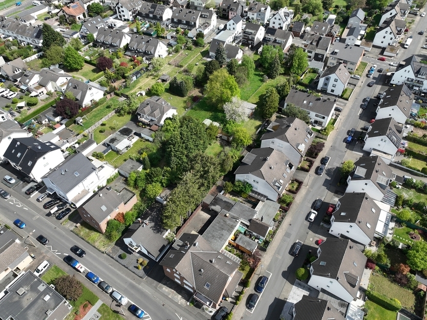 Mit 3D: Ein- bis Zweifamilienhaus in Köln-Wahnheide mit zusätzlichem Grundstück!