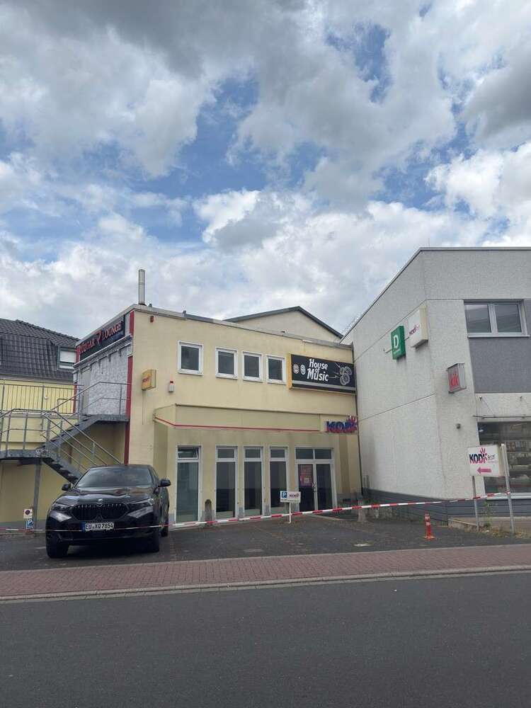 Einzelhandel in Hilden 7.500 € 523 m²