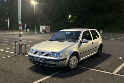 VW Golf 4 90.000 km 5.500 € Wuppertal 42275