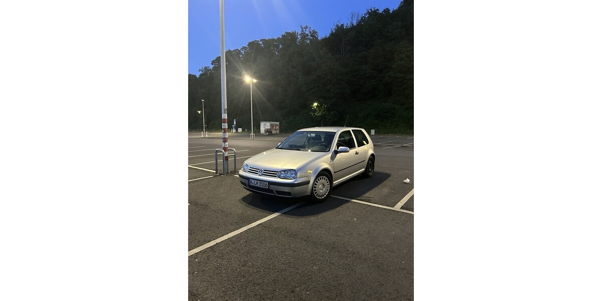 VW Golf 4 90.000 km 5.500 € Wuppertal 42275