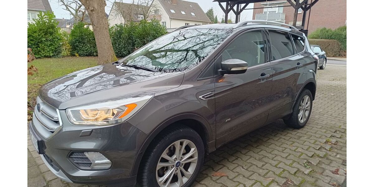 Ford Kuga 117.250 km 10.990 € Leverkusen 51381