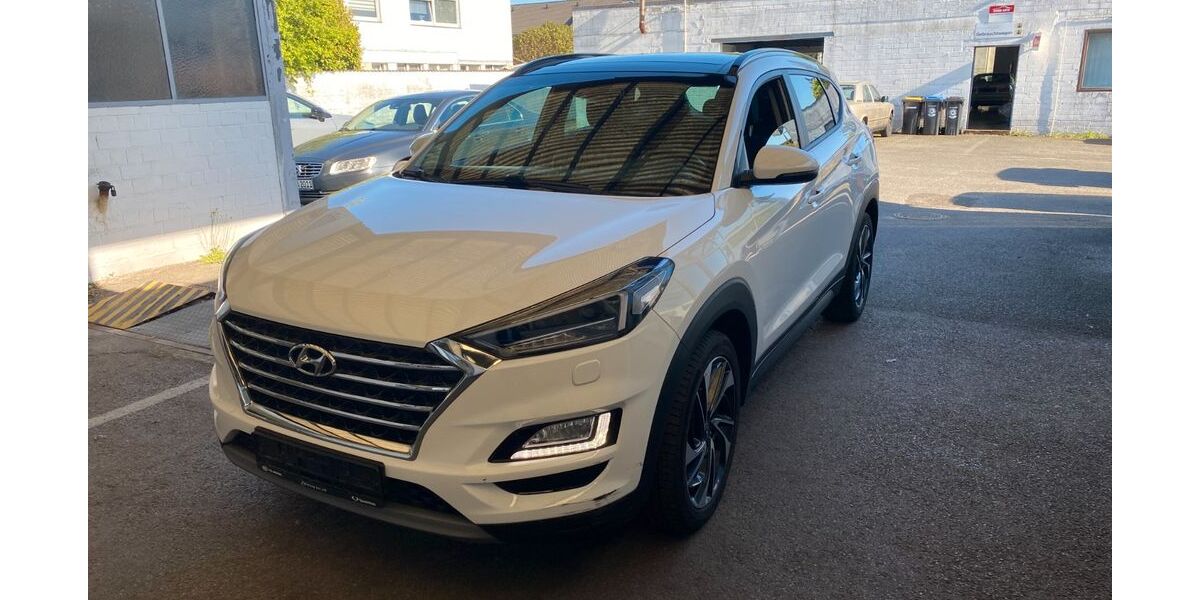 Hyundai TUCSON 49.000 km 17.999 &euro; Monheim 40789