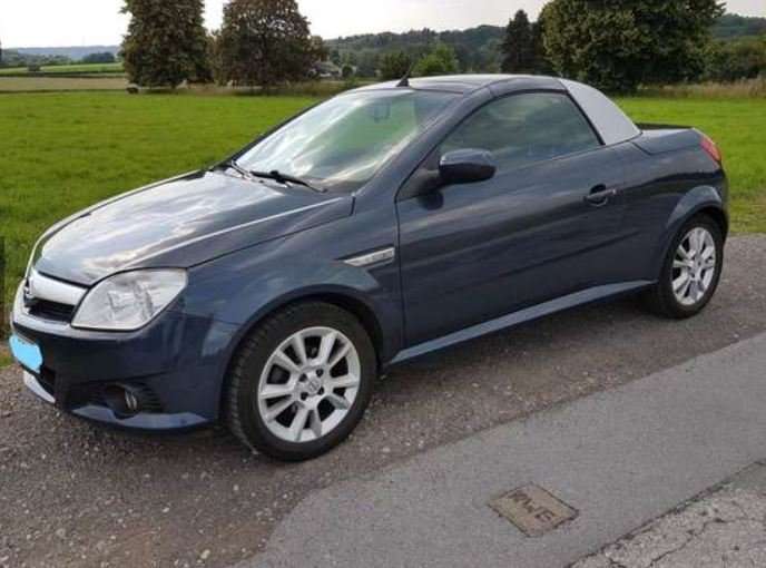 Opel Tigra 80.000 km 2.950 € Essen 45149