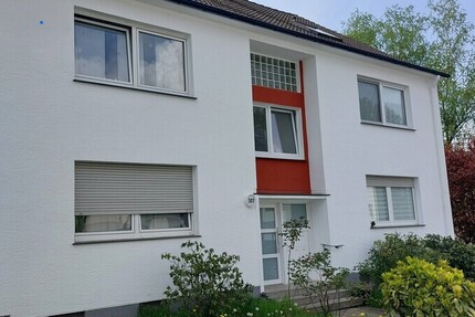 Mehrfam. Haus mit 14 Wohnungen und 8 Garagen in Wuppertal