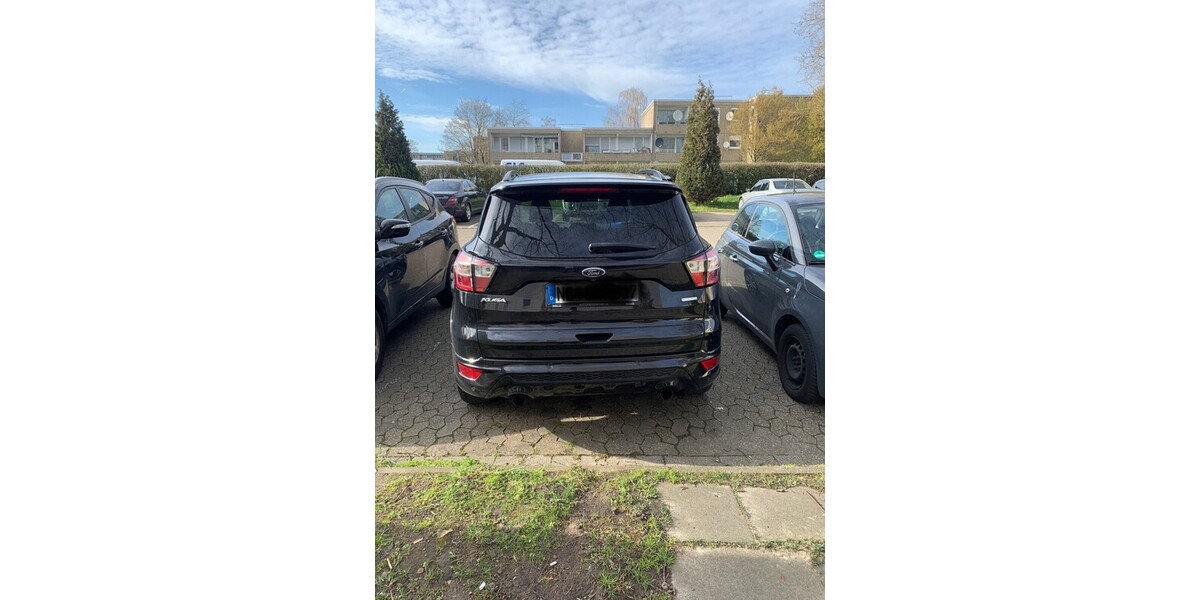 Ford Kuga 61.400 km 18.800 € Neuss 41460