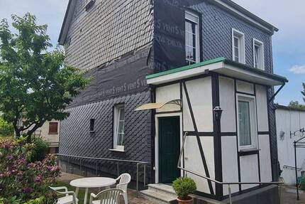 Haus Solingen Höhscheid - 9 Zimmer, 200 m&sup2;, 444.000&euro; | Angebot:24024834