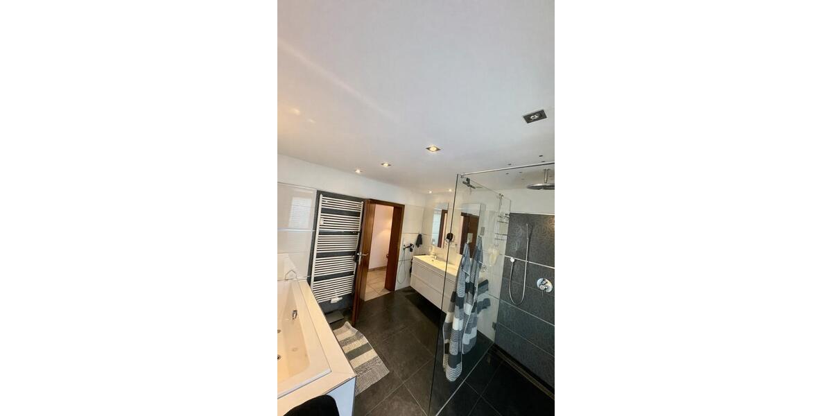 Etagenwohnung Pulheim - 3 Zimmer, 131 m&sup2;, 1.790&euro; | Angebot:26453765