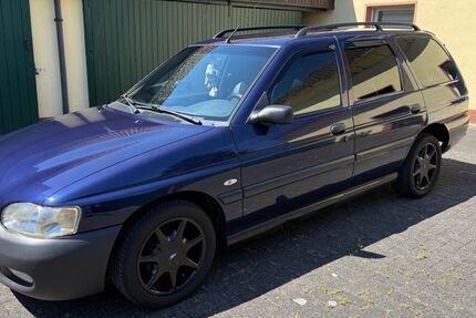 Ford Escort 124.977 km 2.000 &euro; Köln 51067