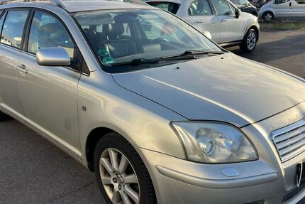 Toyota Avensis 221.985 km 2.490 € Neuss 41469