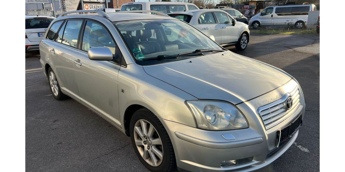 Toyota Avensis 221.985 km 2.490 € Neuss 41469