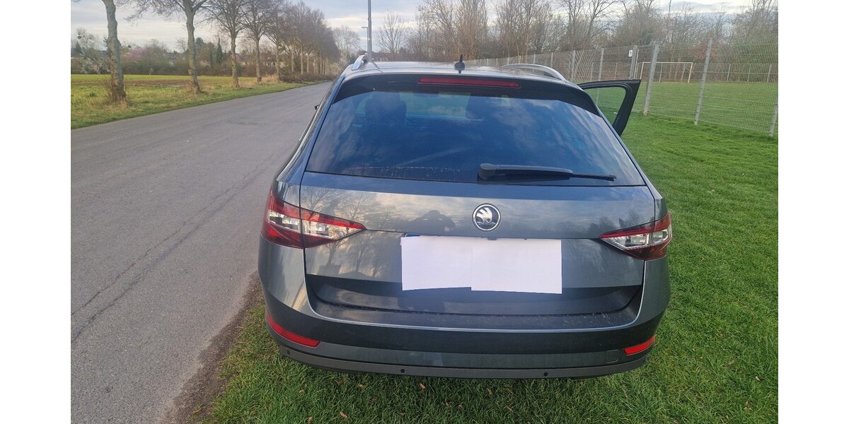 Skoda Superb 84.616 km 18.800 &euro; Köln 50667