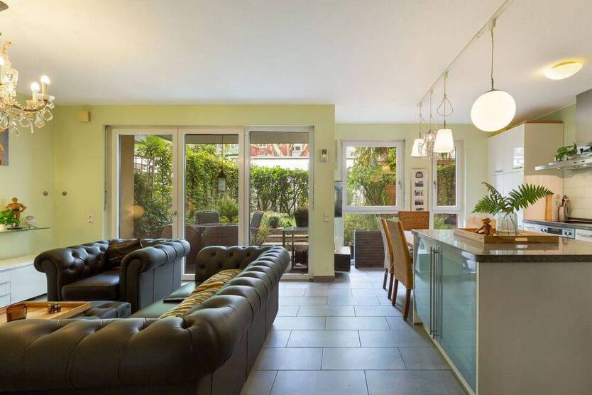 Moderne TraumWohnung mit zwei Gärten und sonniger Terrasse - Wohnen in Bestlage von Pempelfort