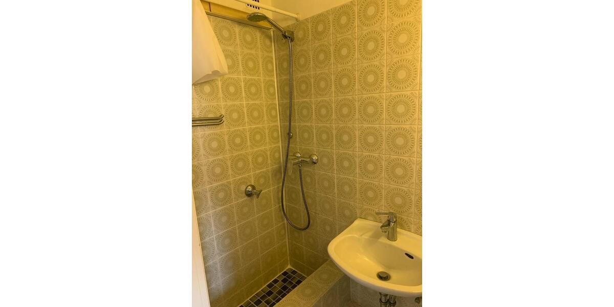 Etagenwohnung Wuppertal Arrenberg - 1 Zimmer, 25 m&sup2;, 250&euro; | Angebot:24279790