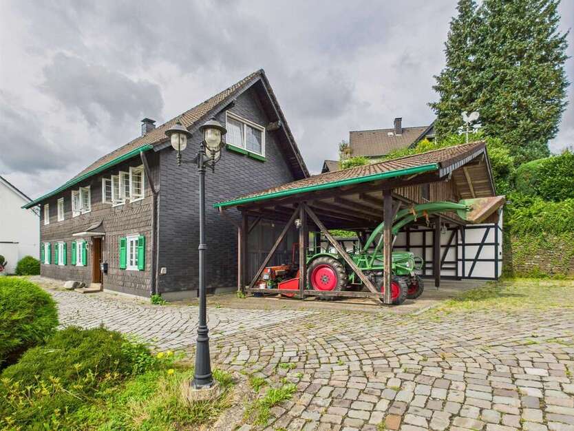 Haus zum Kaufen in Wermelskirchen 475.000 € 239 m²