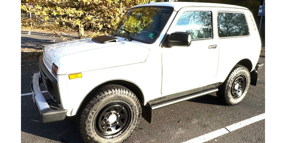 Lada Niva 38.200 km 15.500 &euro; Bergisch Gladbach 51427