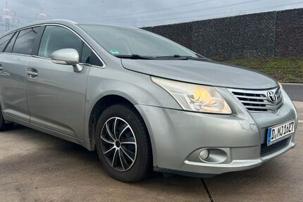 Toyota Avensis 386.500 km 2.100 &euro; Düsseldorf 40474