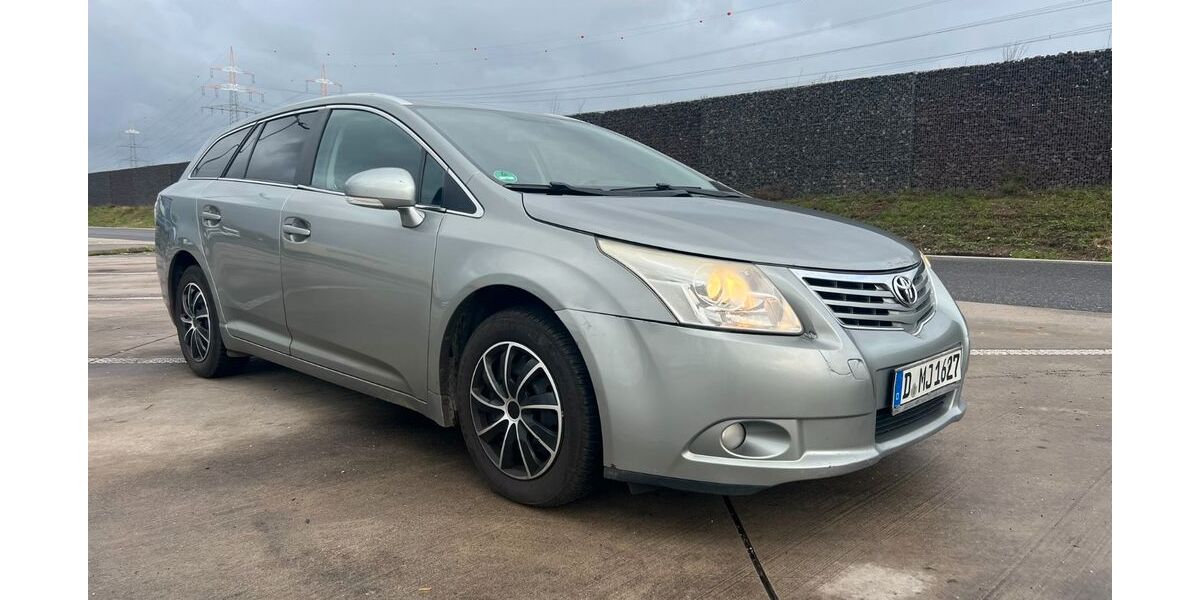 Toyota Avensis 386.500 km 2.100 &euro; Düsseldorf 40474