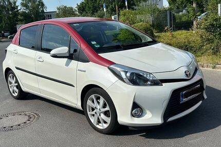 Toyota Yaris 158.000 km 7.900 &euro; Neuss 41460