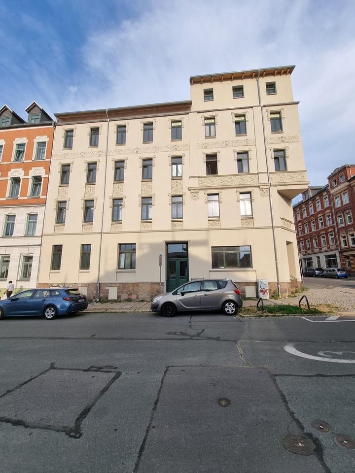 13-Familienhaus + 1 Gewerbeeinheit | Fast fertig renoviert | zimmer