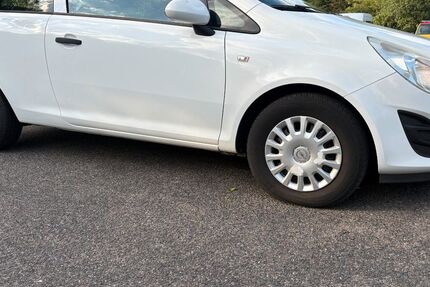 Opel Corsa 157.000 km 2.650 &euro; Köln 50767