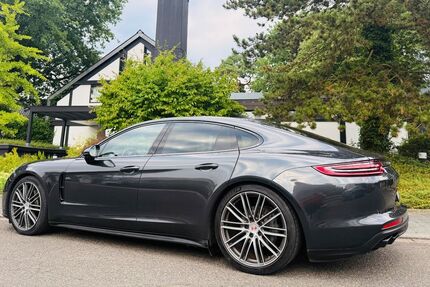Porsche Panamera 259.400 km 38.500 &euro; Köln 51109