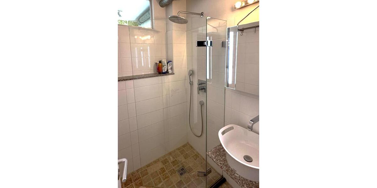 Köln, mitten drin - trotzdem absolut ruhig außergewöhnliche 3-Zimmer Wohnung, ca. 100 m² große Terrasse und Stellplatz - Terrassenwohnung Köln Innenstadt | Angebot:26664145