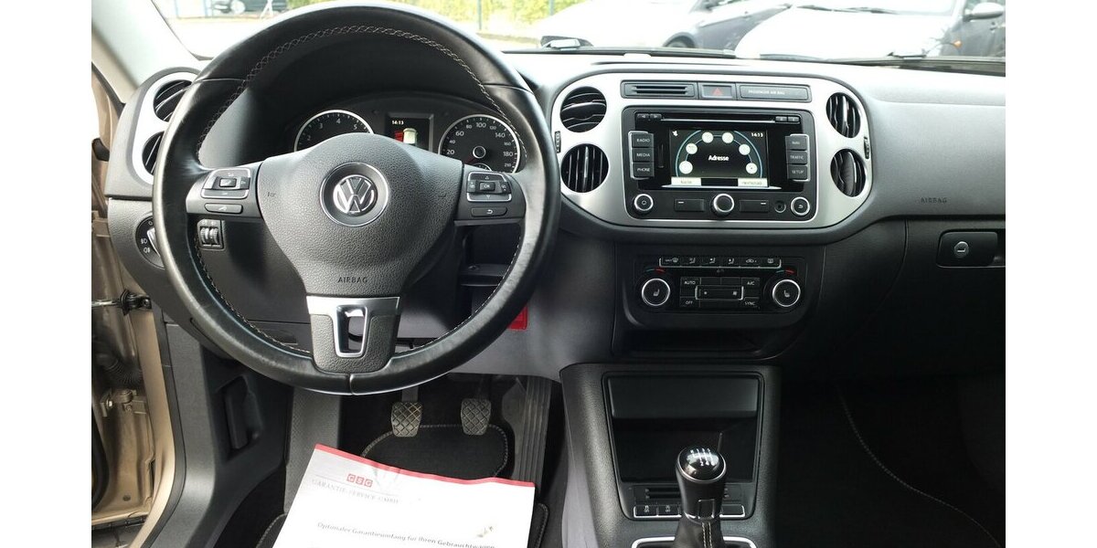 VW Tiguan CUP SPORT NAVI PARKPILOT TEMPOMAT 88.859 km 10.908 &euro; Köln 50858