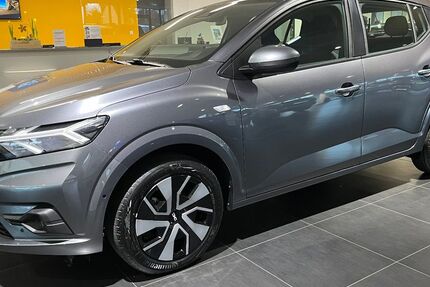 Dacia Sandero 1.490 km 17.430 € Langenfeld 40764