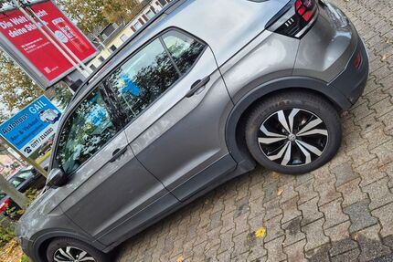 VW T-Cross 67.000 km 18.600 € Köln 51109