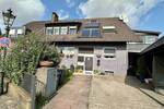 Großes Zweifamilienhaus mit schönem Garten in beliebter Wohnlage