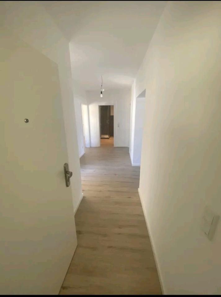 Spichernstr, 3 Zimmer, KDB, Balkon, 77 qm, Laminat zimmer