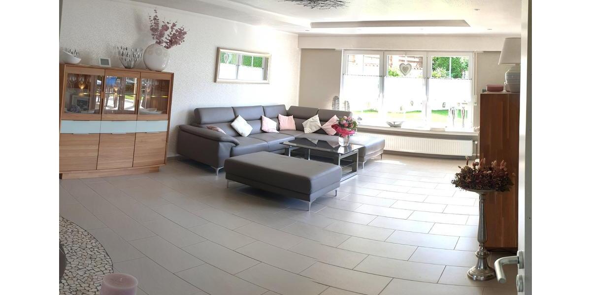 Einfamilienhaus Wipperfürth - 11 Zimmer, 300 m&sup2;, 485.000&euro; | Angebot:24804344