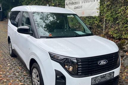 Ford Tourneo Courier 30.809 km 17.800 &euro; Velbert 42553