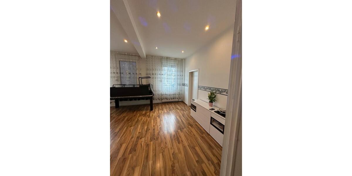 Erdgeschoßwohnung Solingen Höhscheid - 4 Zimmer, 92 m&sup2;, 850&euro; | Angebot:25967625