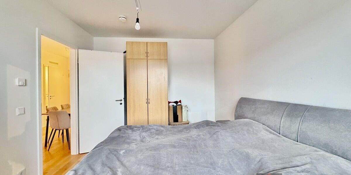 Etagenwohnung Düsseldorf Heerdt - 2 Zimmer, 54 m&sup2;, 1.150&euro; | Angebot:24778060