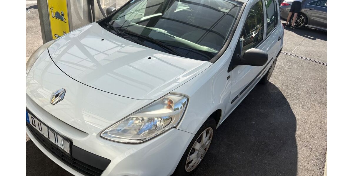 Renault Clio 111.620 km 3.200 &euro; Düsseldorf 40231
