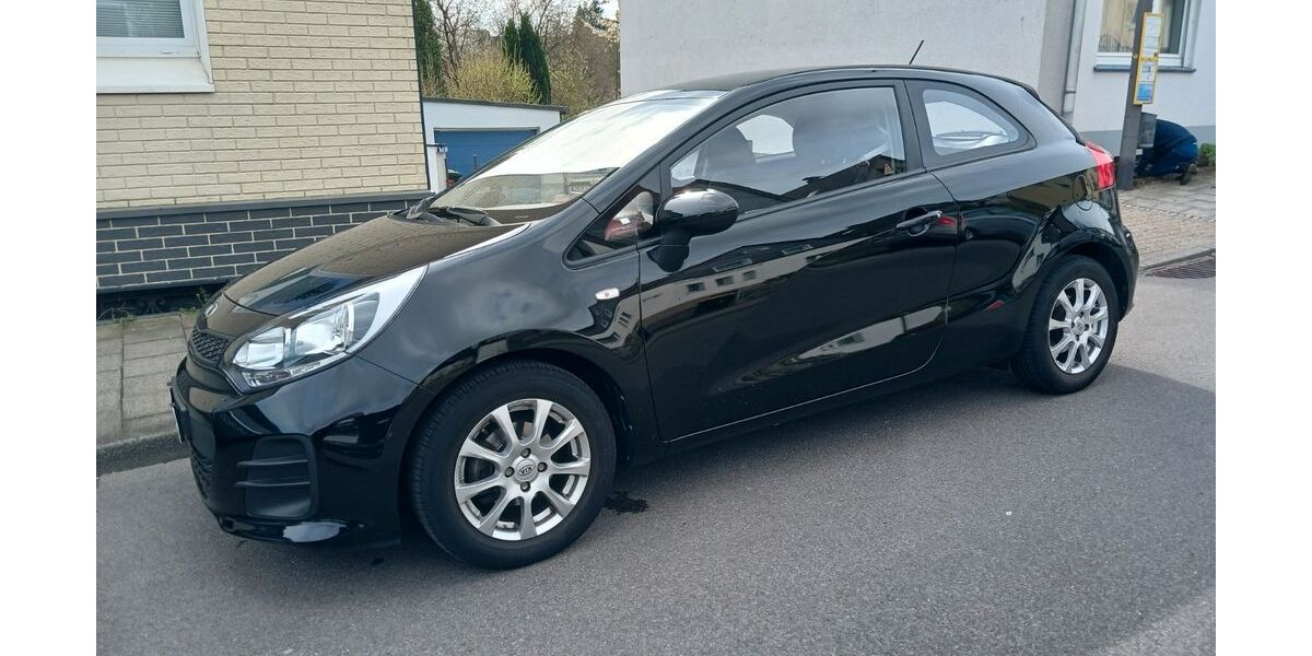 Kia Rio 42.500 km 7.000 &euro; Remscheid 42859