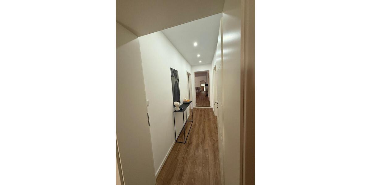 Bungalow Solingen Mitte - 4 Zimmer, 170 m&sup2;, 2.100&euro; | Angebot:27569773