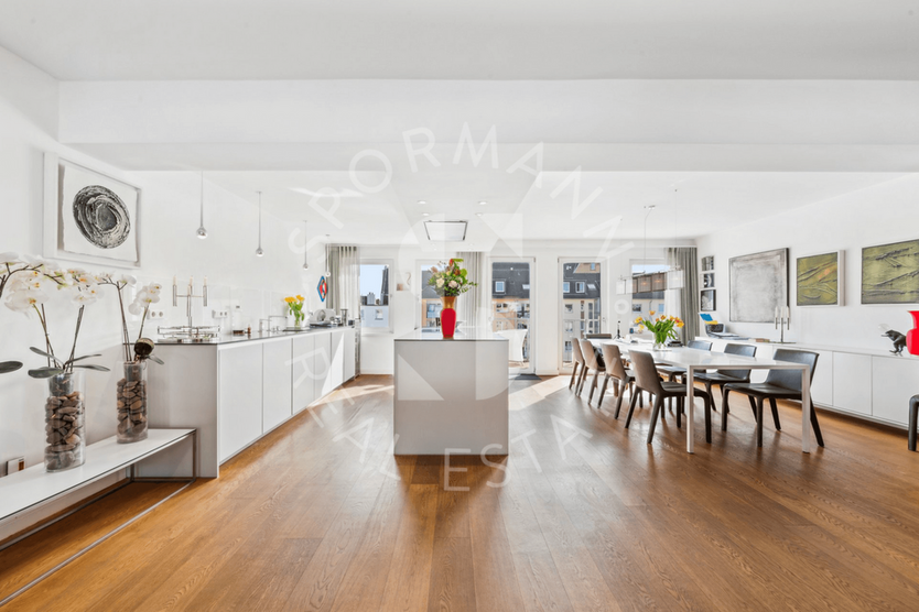 Wohnung zum Kaufen in Düsseldorf 1.295.000 € 201.38 m²