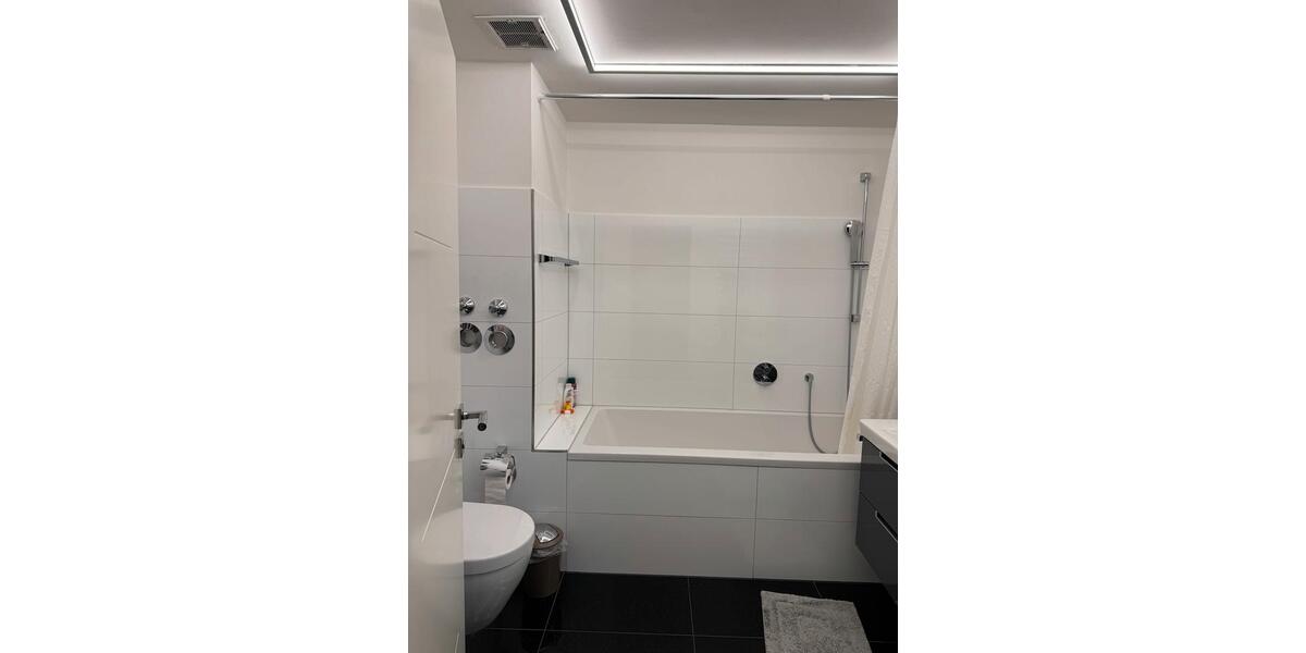 Etagenwohnung Neuss Furth-Mitte - 2 Zimmer, 120 m&sup2;, 4.800&euro; | Angebot:24505328