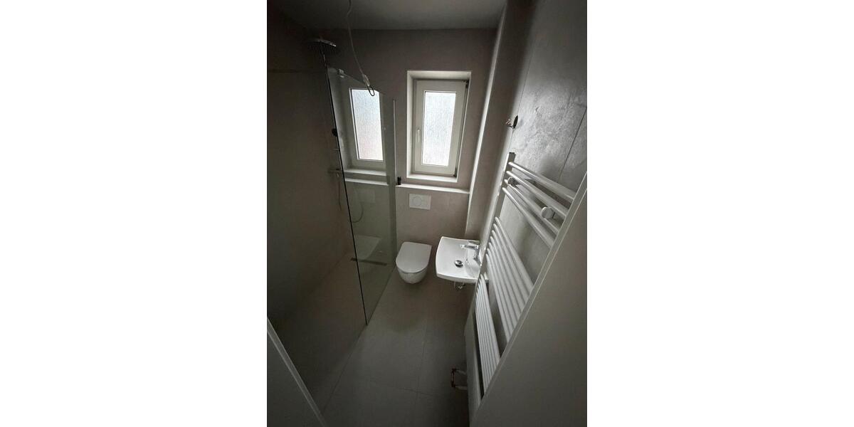 Etagenwohnung Solingen - 4 Zimmer, 100 m&sup2;, 1.000&euro; | Angebot:24754605