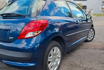 Peugeot 207 117.500 km 3.100 &euro; Köln 51103