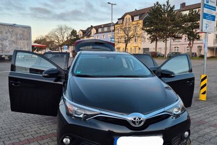 Toyota Auris 107.169 km 11.900 &euro; Hilden 40724