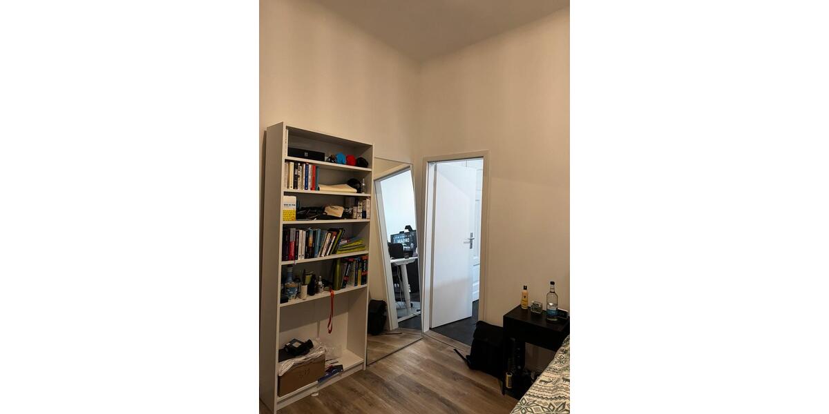Etagenwohnung Düsseldorf Oberbilk - 1 Zimmer, 84 m&sup2;, 900&euro; | Angebot:24495233