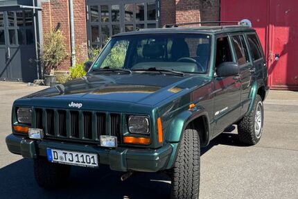 Jeep Cherokee 152.000 km 13.500 &euro; Düsseldorf 40545